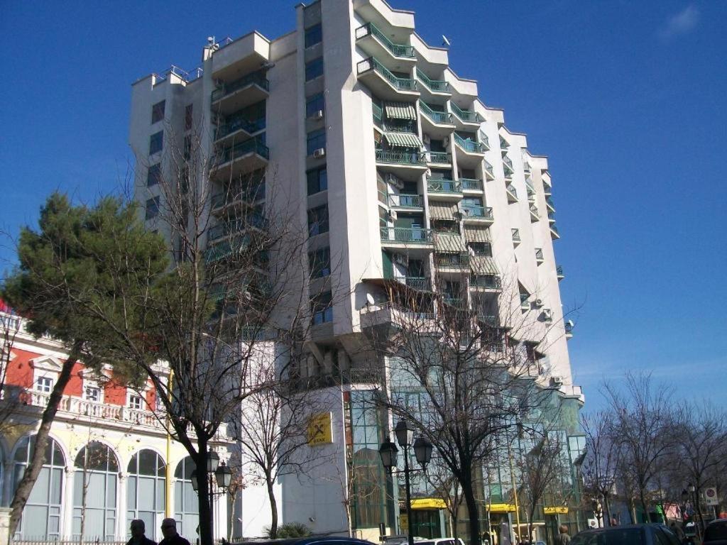 Bezhani * Tiranë